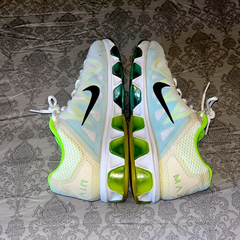 Nike Max Air sneaks